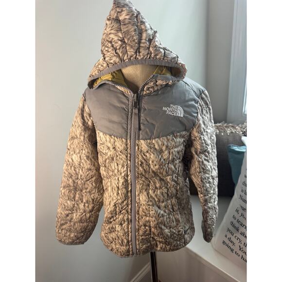 The North Face Girl's Reversible Puffer Jacket - Picture 1 of 4